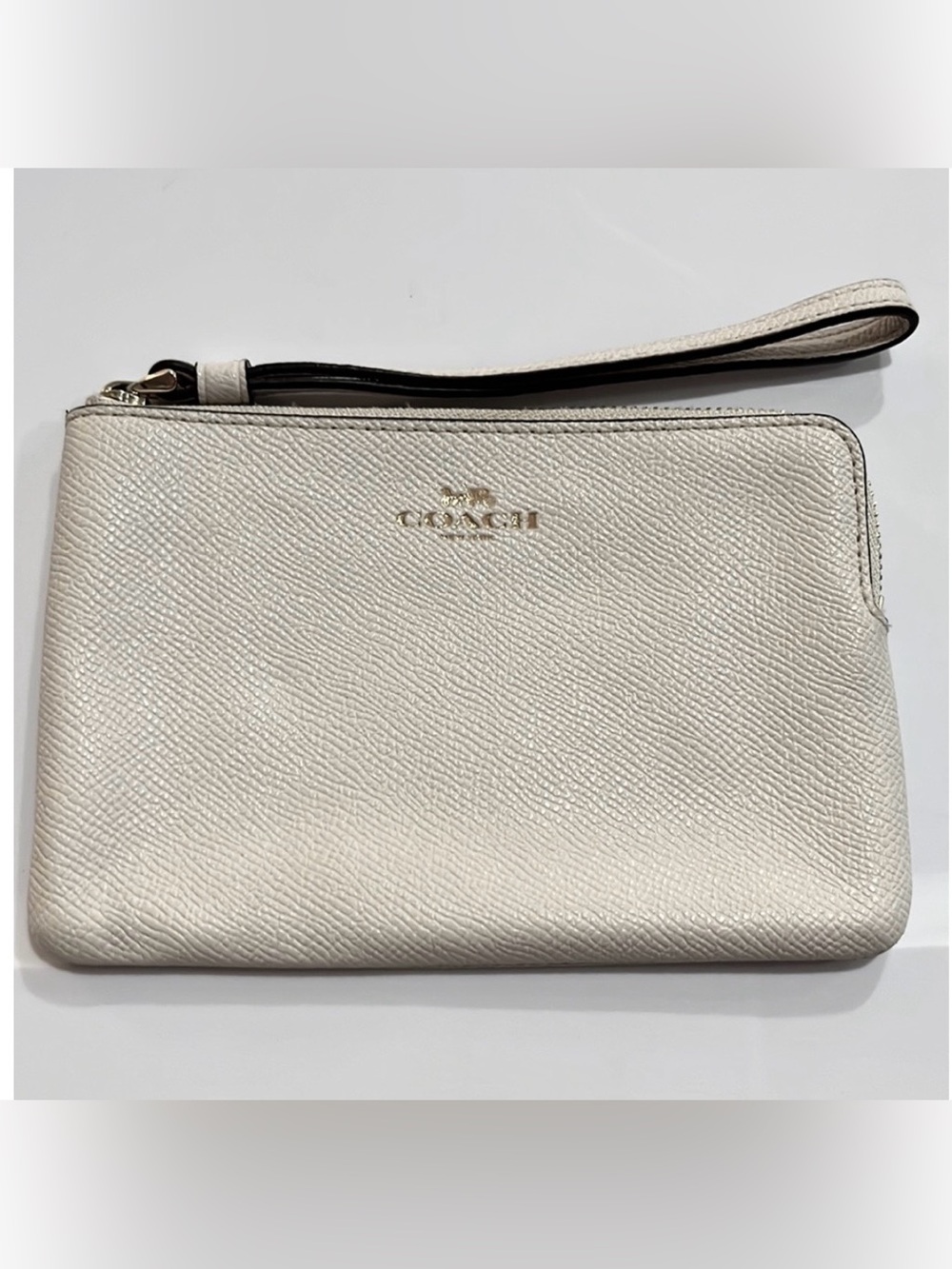🤍NWOT COACH CHALK OFF-WHITE CREAM LEATHER CORNER ZIP WRISTLET🤍 - Picture 6 of 7